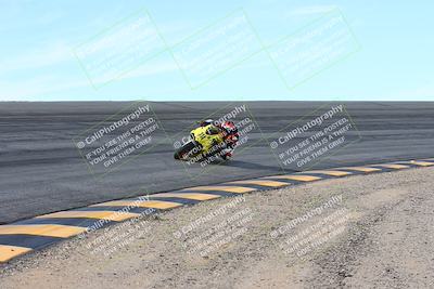 media/Feb-07-2025-CVMA Friday Practice (Fri) [[7034960ba2]]/4-Racer 4/Session 2 (Bowl)/